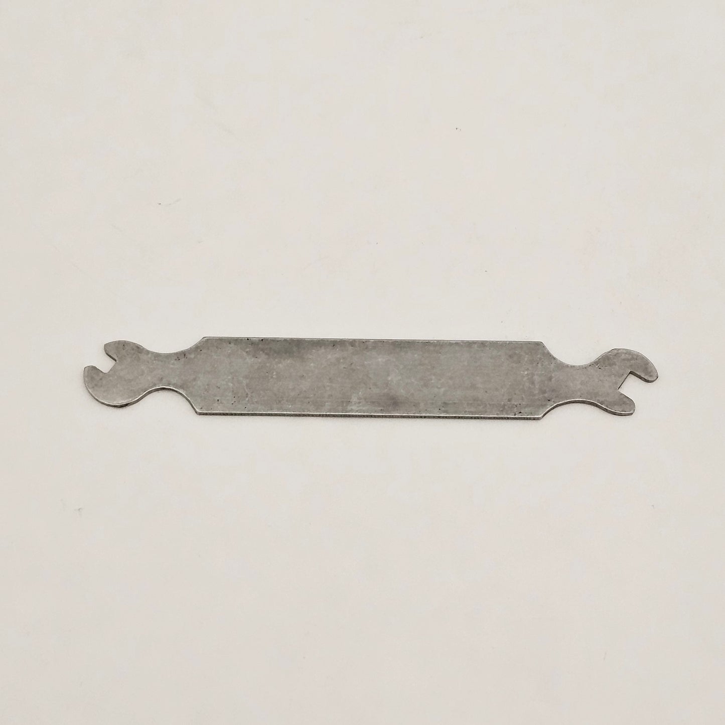 Clé à vis carrée pour cabestan, 4" de long