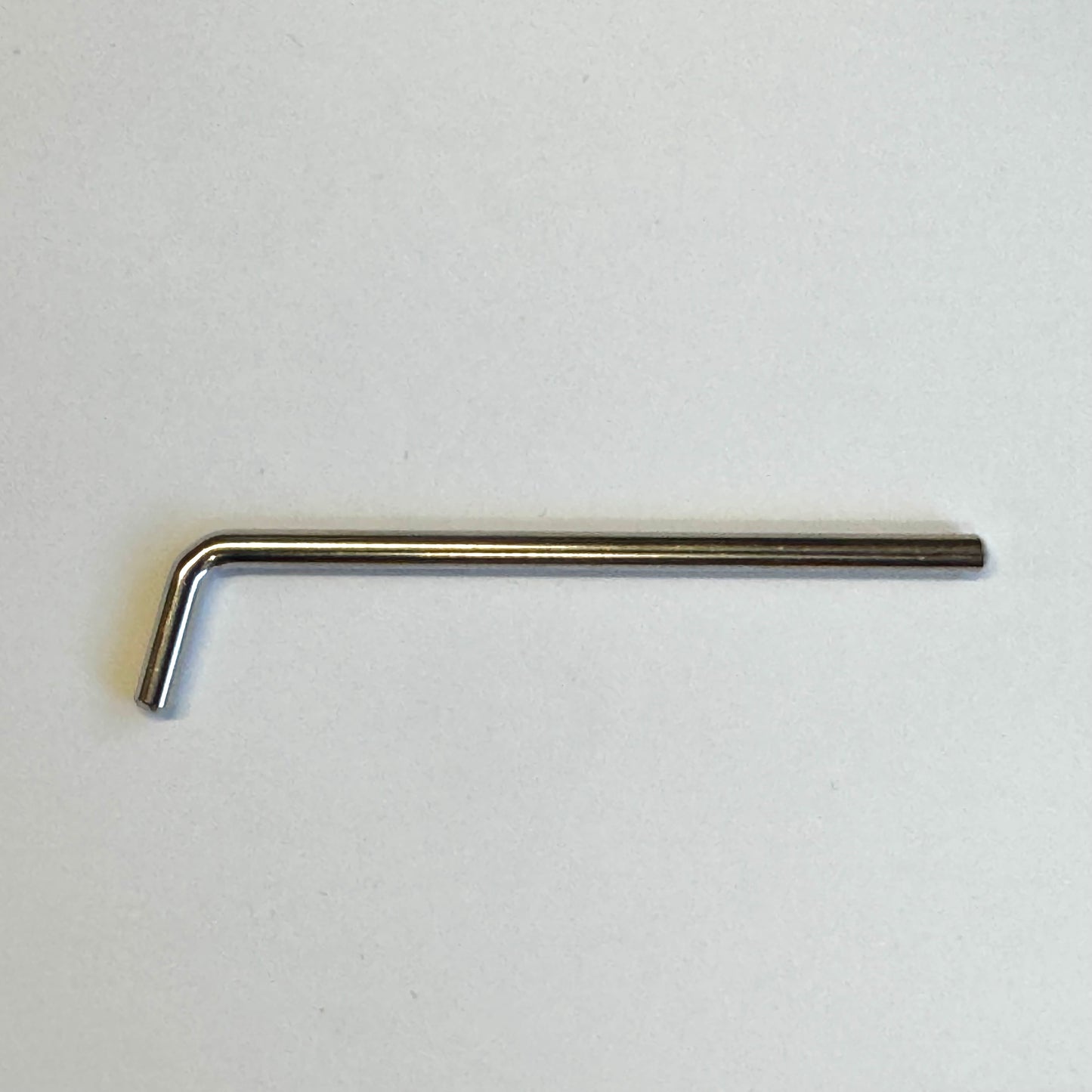 Axe de charnière courbé