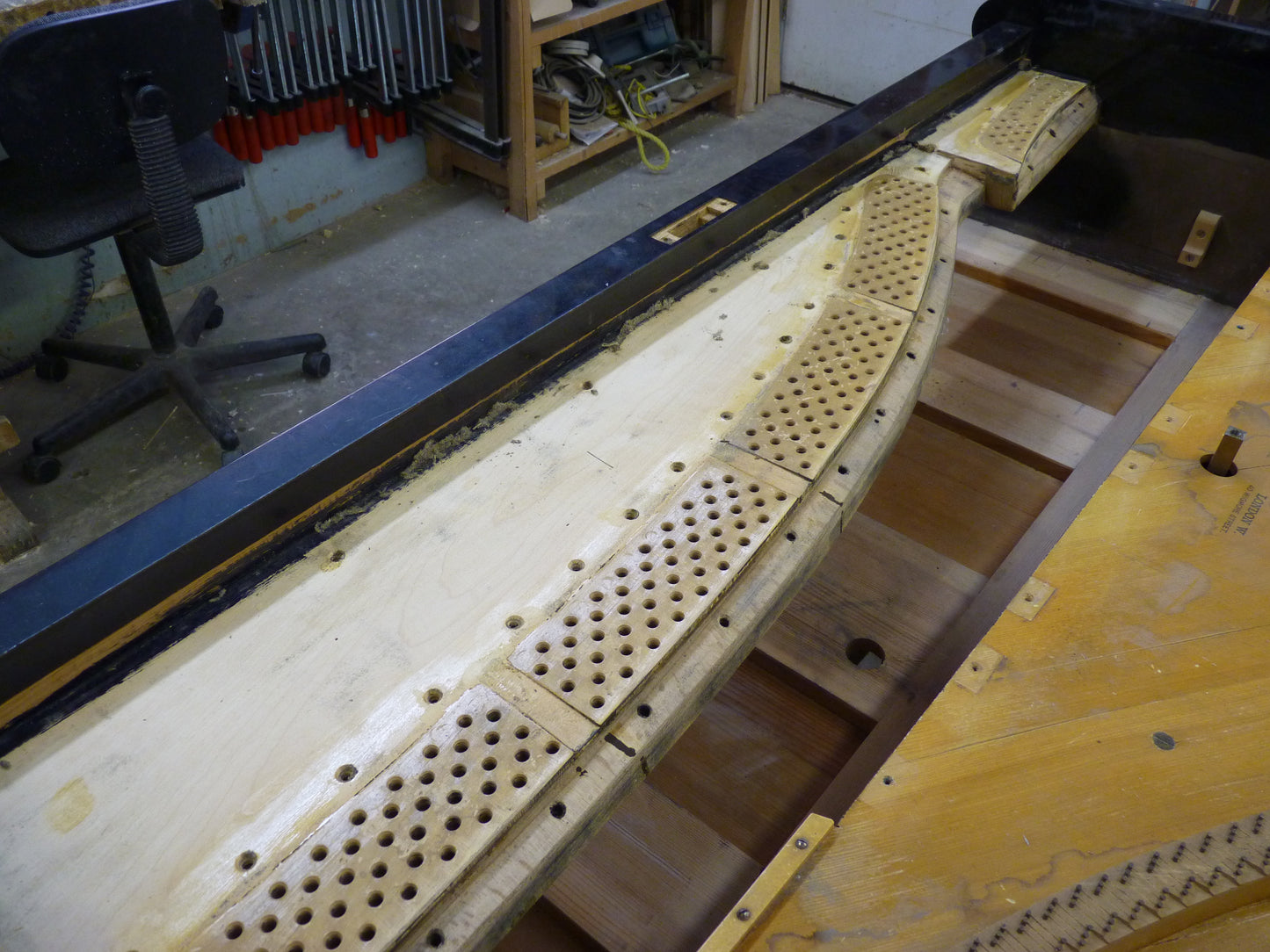 Diapositive de remplacement du sommier Bechstein à queue
