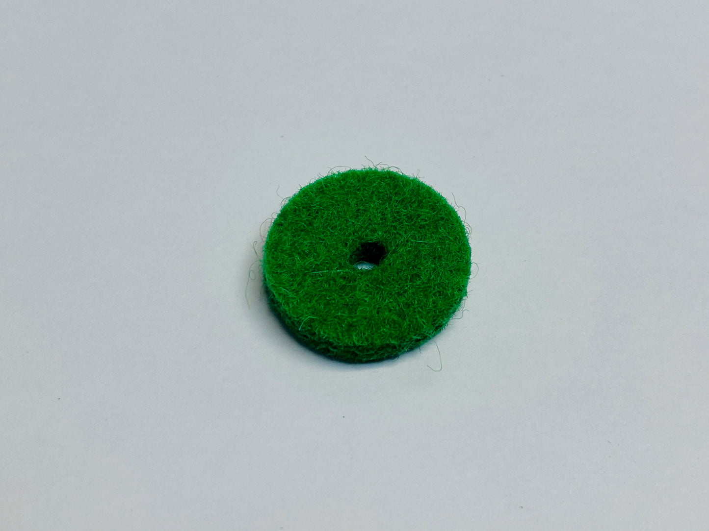Front rail punchings - kelly green (100)