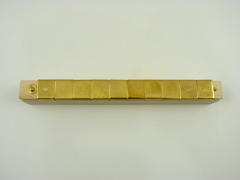 Center pin box for sizes 20 to 24 1/2