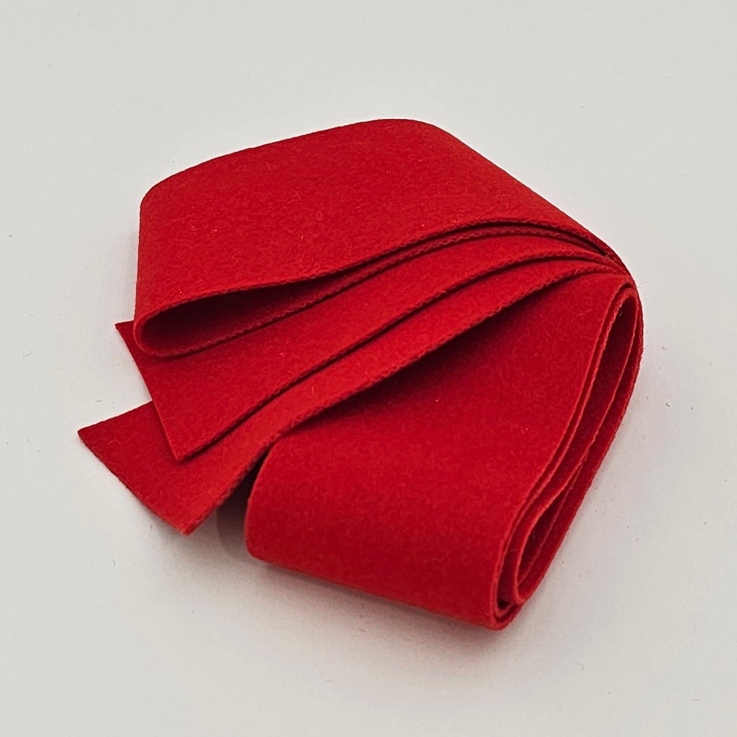 String Cloth, style Steinway, ROUGE