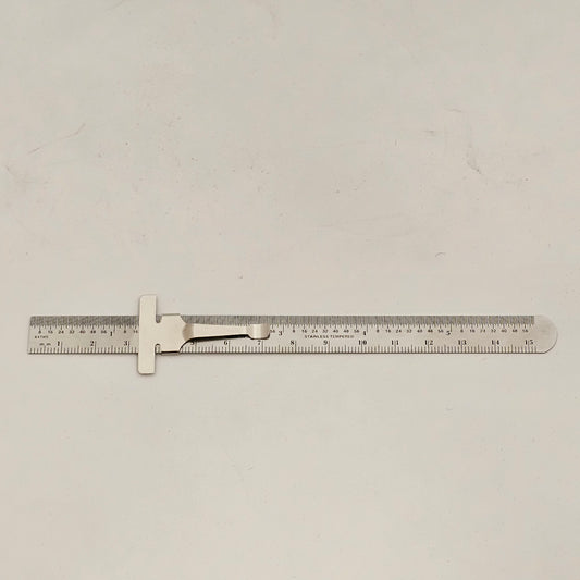 Règle de 6" (150 mm) en acier inoxydable flexible