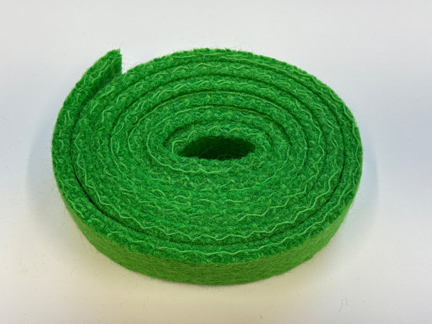 Hammer rail cloth, green medium thickness