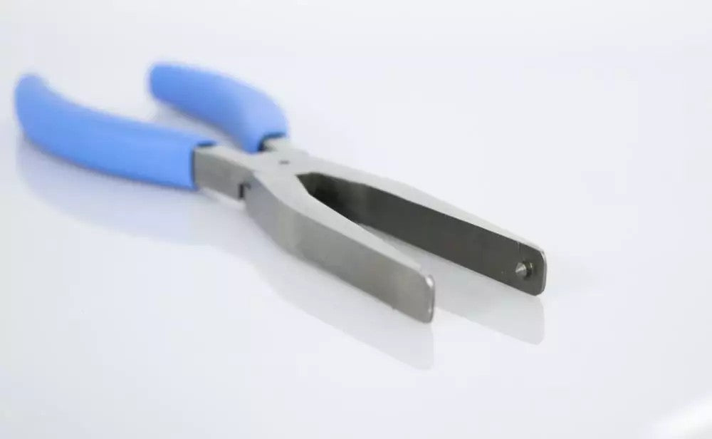 Pince pour plombs de mécanique d’étouffoirs