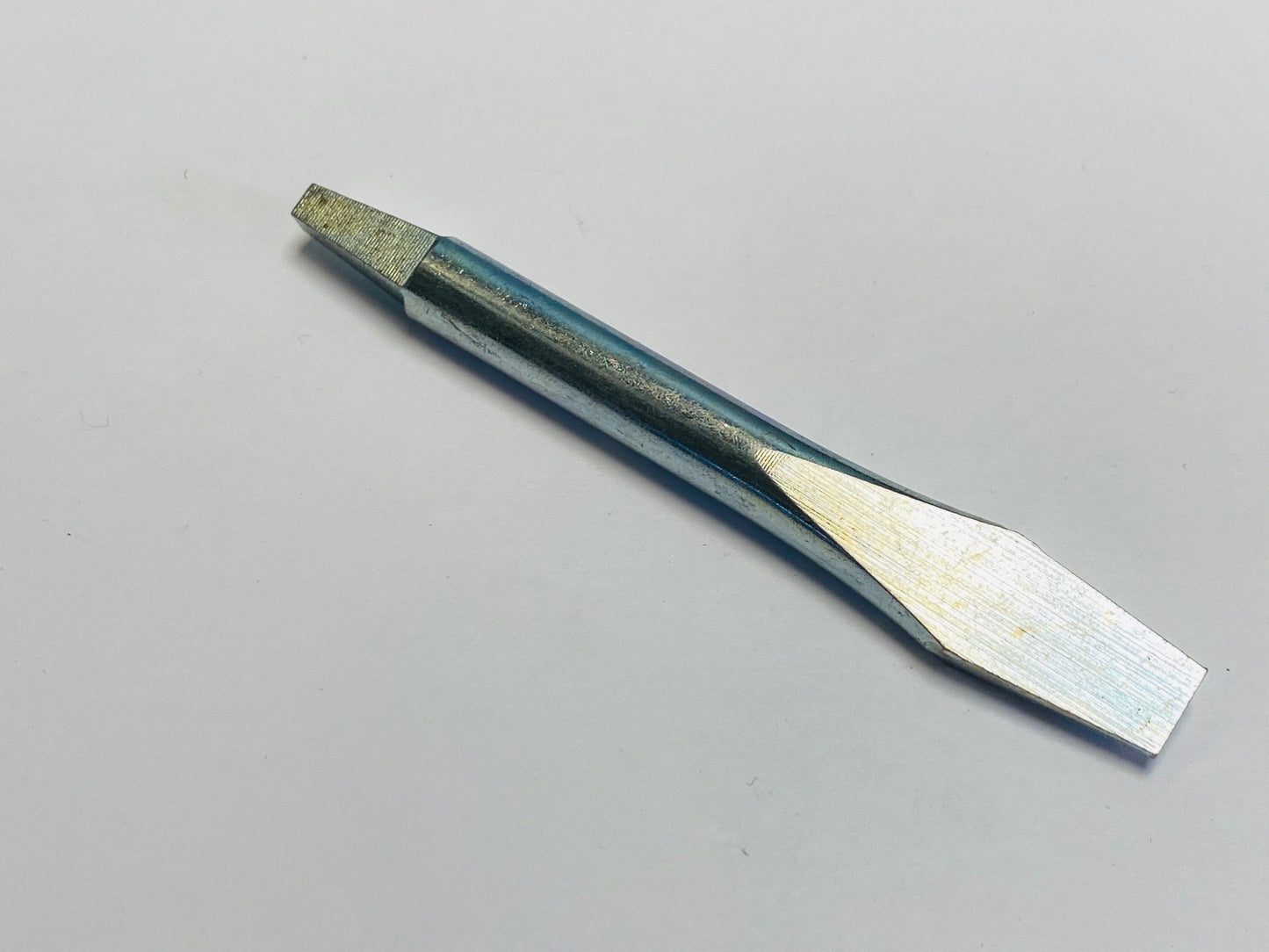 Slotted screwdriver blade for tuning hammer
